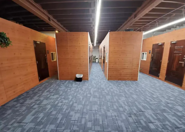 Pick. Solo Or Group, Private Rooms, Free Coffee Hotel Chicago